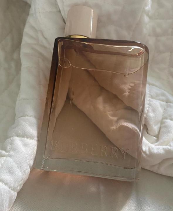 BURBERR Y  HER INTENSE EDP