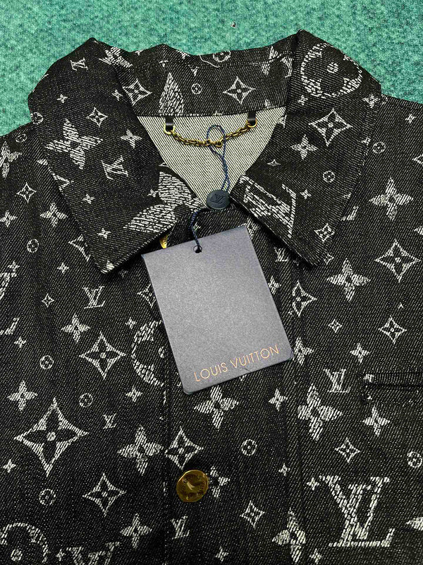 LV Jacket 110322