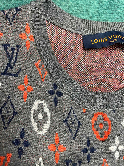 LV Sweater 102312