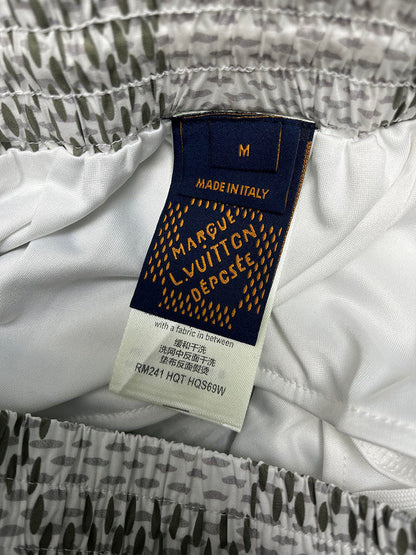 LV shorts 041002