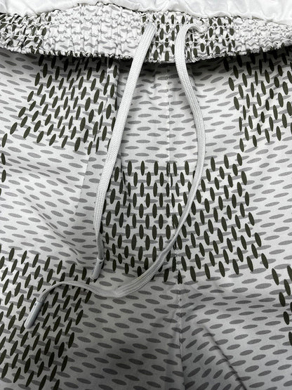 LV shorts 041002
