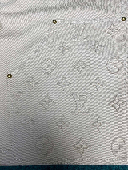 LV shorts 041011
